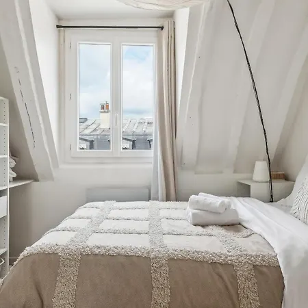 Apartment Flat Near Le Louvre
